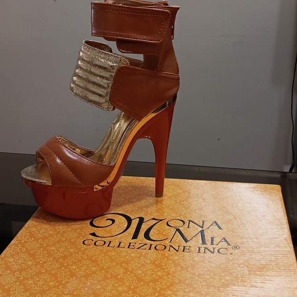 Mona Mia Collezione Emiliana Color:Tan Sizes: 5,.9,&10 - Picture 2 of 4